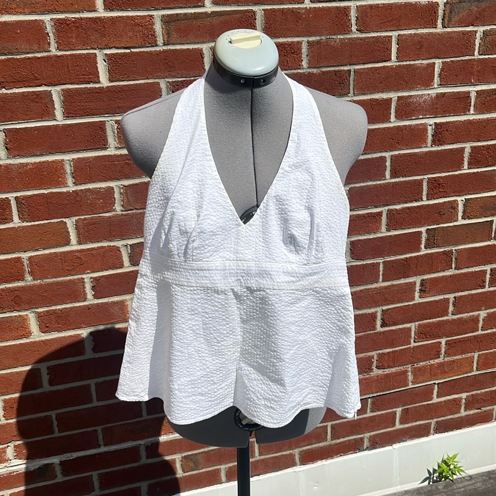 Fully lined bright white seersucker halter- vineyard vines